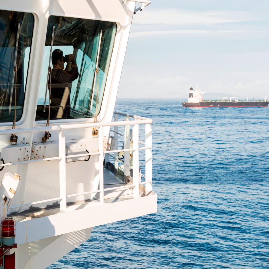 Saint-Gobain Sully windows for navy ship